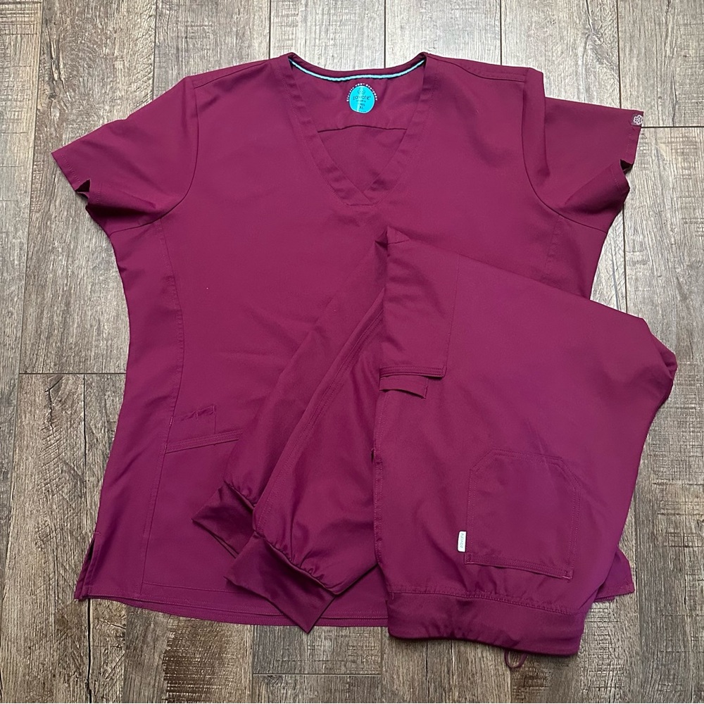 Zavate Burgundy Scrub Set